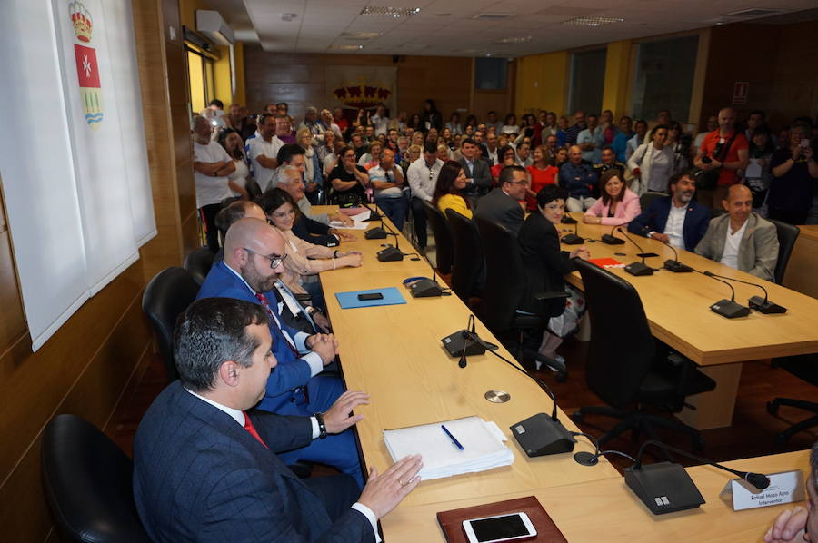 Fotos: Pleno nombramiento como alcalde de Arroyo de Sarbelio Fernández