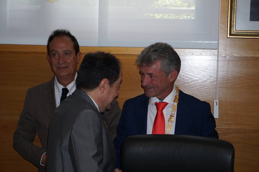 Fotos: Pleno nombramiento como alcalde de Arroyo de Sarbelio Fernández