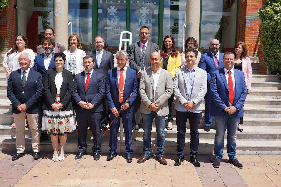 Fotos: Pleno nombramiento como alcalde de Arroyo de Sarbelio Fernández