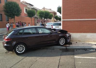 Imagen secundaria 1 - Un conductor se salta un stop y choca contra otro vehículo en Arroyo