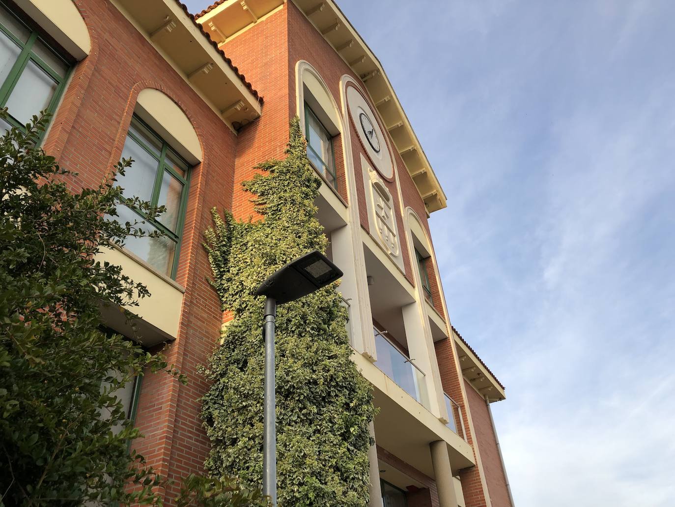 Luminarias led actuales de Arroyo como las que se instalarán en varias calles más del municipio. 