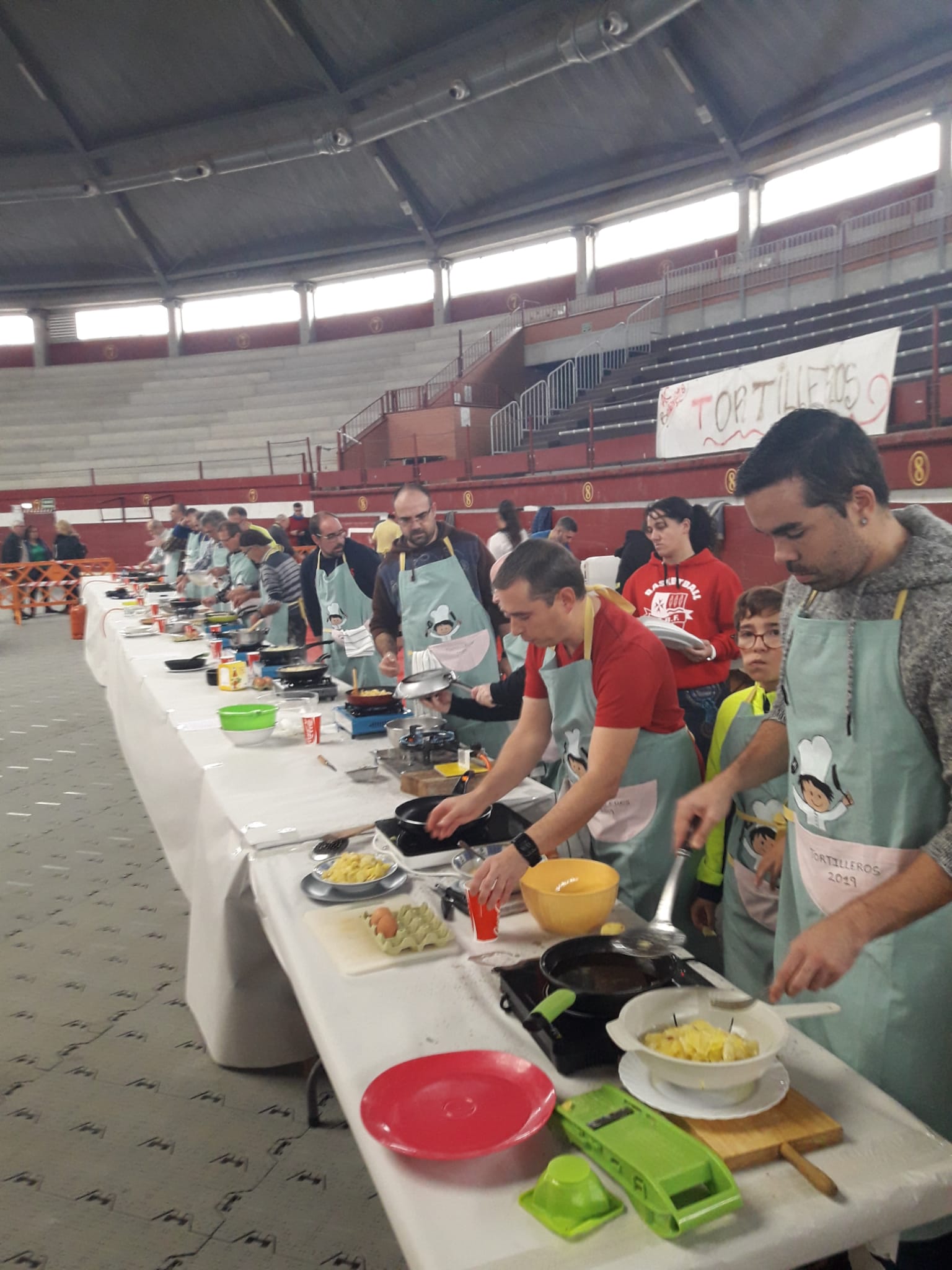 Fotos: Concurso masculino de tortillas en Arroyo de la Encomienda
