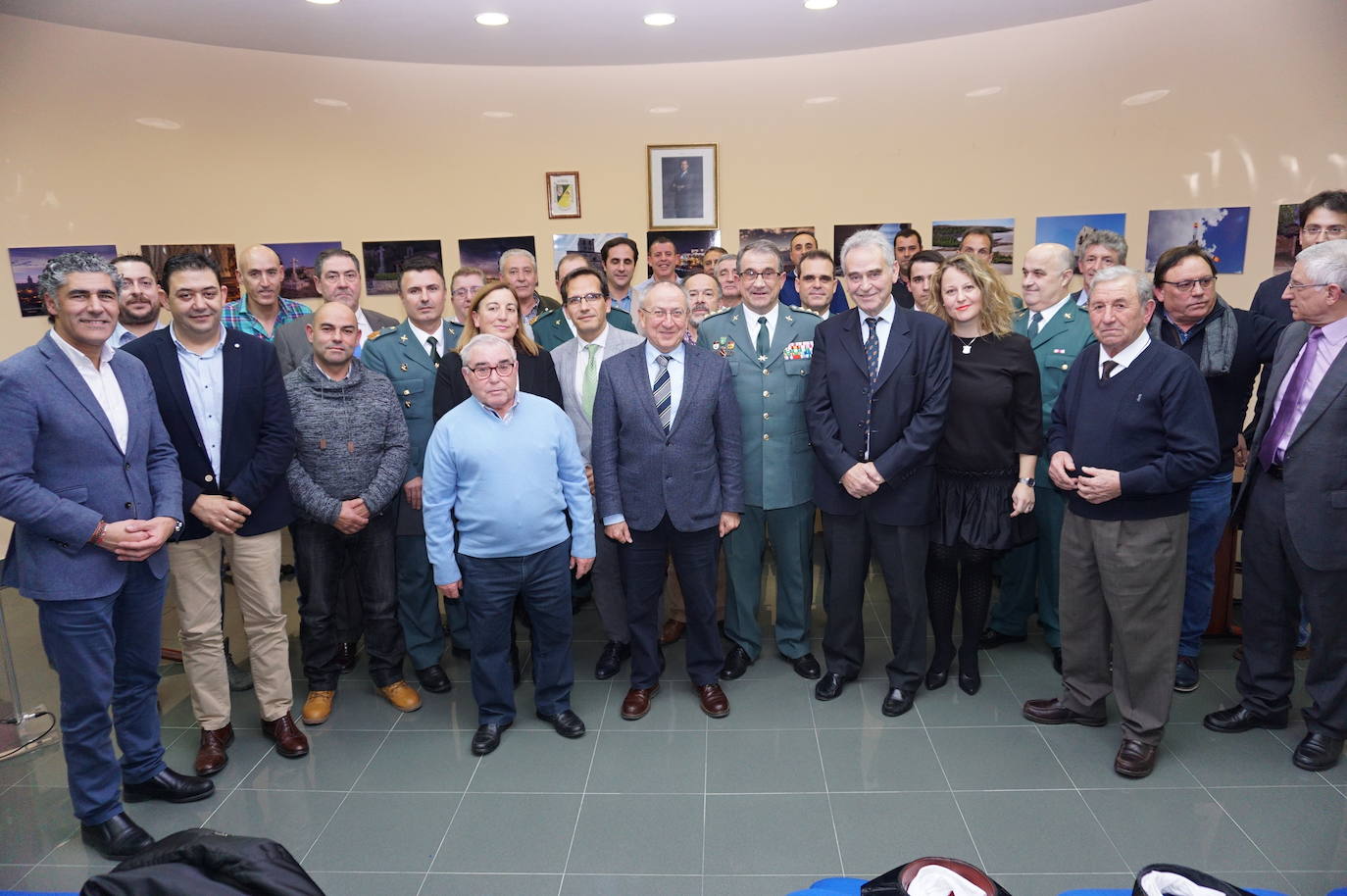 Emocionante acto de reconocimiento en la sede de la Mancomunidad Torozos en Arroyo de la Encomienda a la Guardia Civil con presencia de todos los alcaldes. 