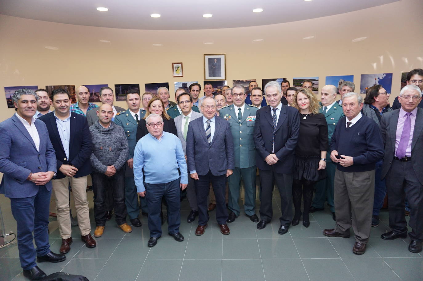 Emocionante acto de reconocimiento en la sede de la Mancomunidad Torozos en Arroyo de la Encomienda a la Guardia Civil con presencia de todos los alcaldes. 