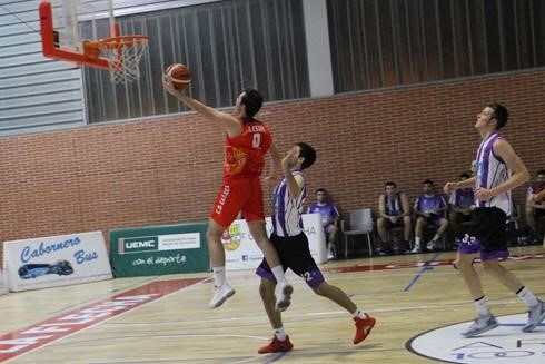 Derrota del CB La Flecha de baloncesto en un partido de altibajos | El  Norte de Castilla