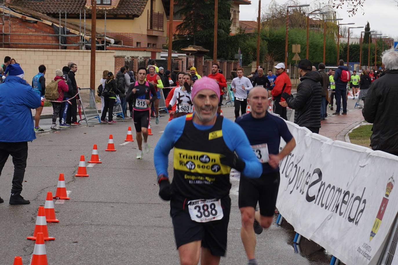Los alegres y divertidos disfraces cobran protagonismo cada año en la Carrera del Turrón de Arroyo. 