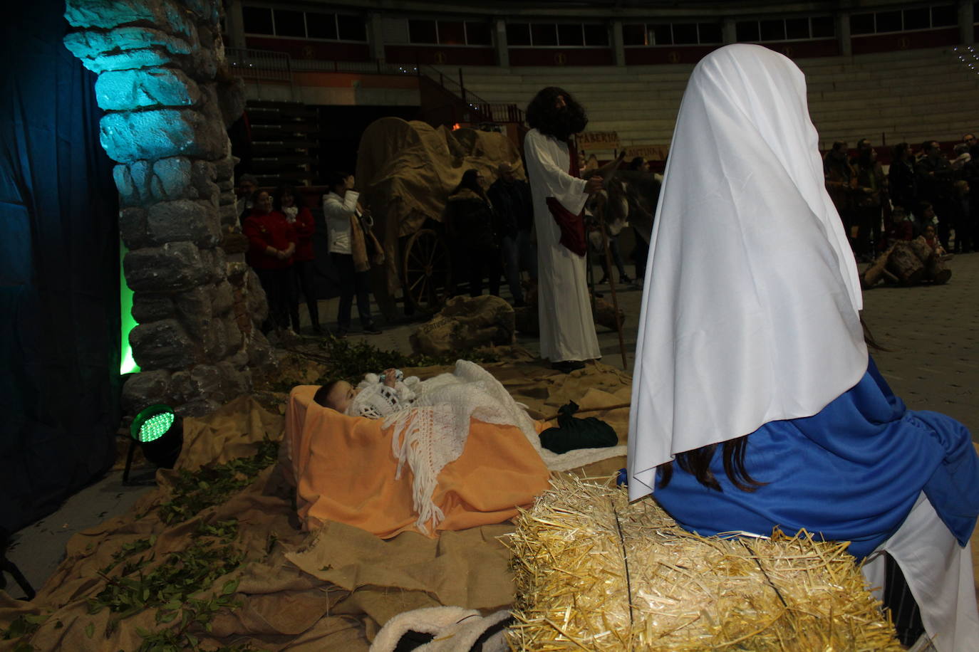 Adoración de los Reyes Magos al Niño Jesús en el portal de Belén. 