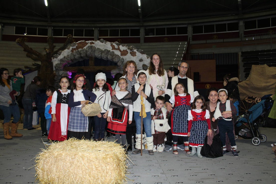 Adoración de los Reyes Magos al Niño Jesús en el portal de Belén. 