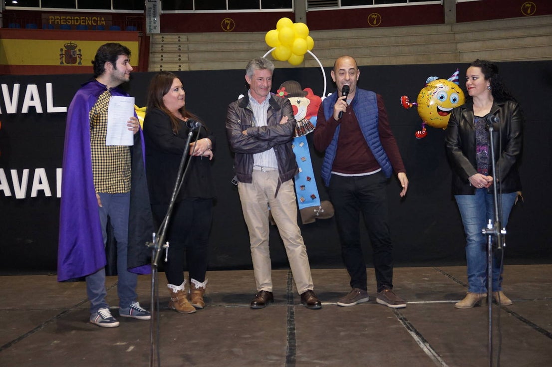 La comparse El Batacazo ganó el concurso infantil de chirigotas de Arroyo. 