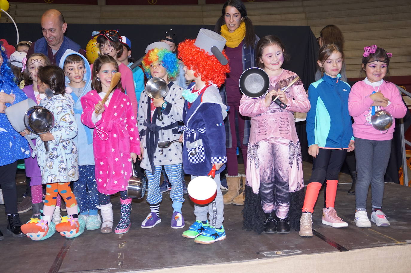 La comparse El Batacazo ganó el concurso infantil de chirigotas de Arroyo. 