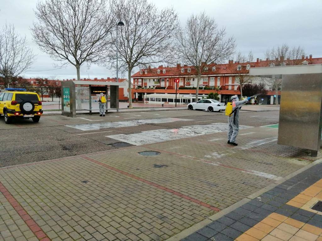 Preparación de los lotes de comida para las familias con necesidades especiales de Arroyo. 
