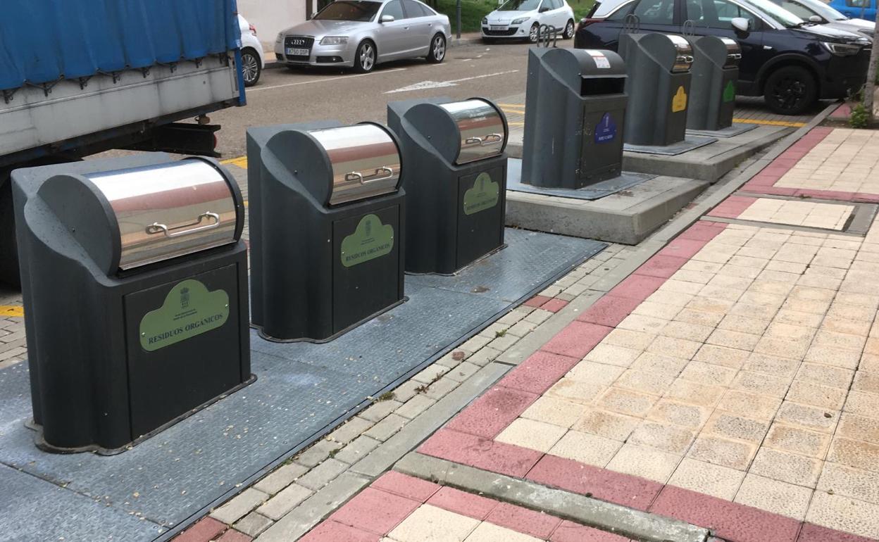 El mejor punto de recogida de residuos del municipio se ubica en Arroyo, junto a la iglesia Románica de San Juan. 