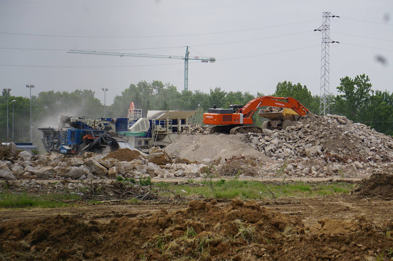 Fotos: Demolición fábrica Smurfit y urbanización parcela sector SE-02 en Arroyo