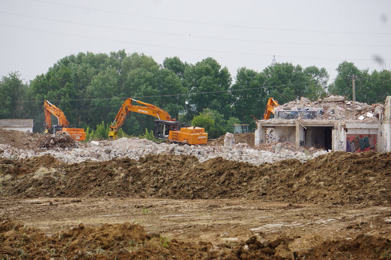 Fotos: Demolición fábrica Smurfit y urbanización parcela sector SE-02 en Arroyo