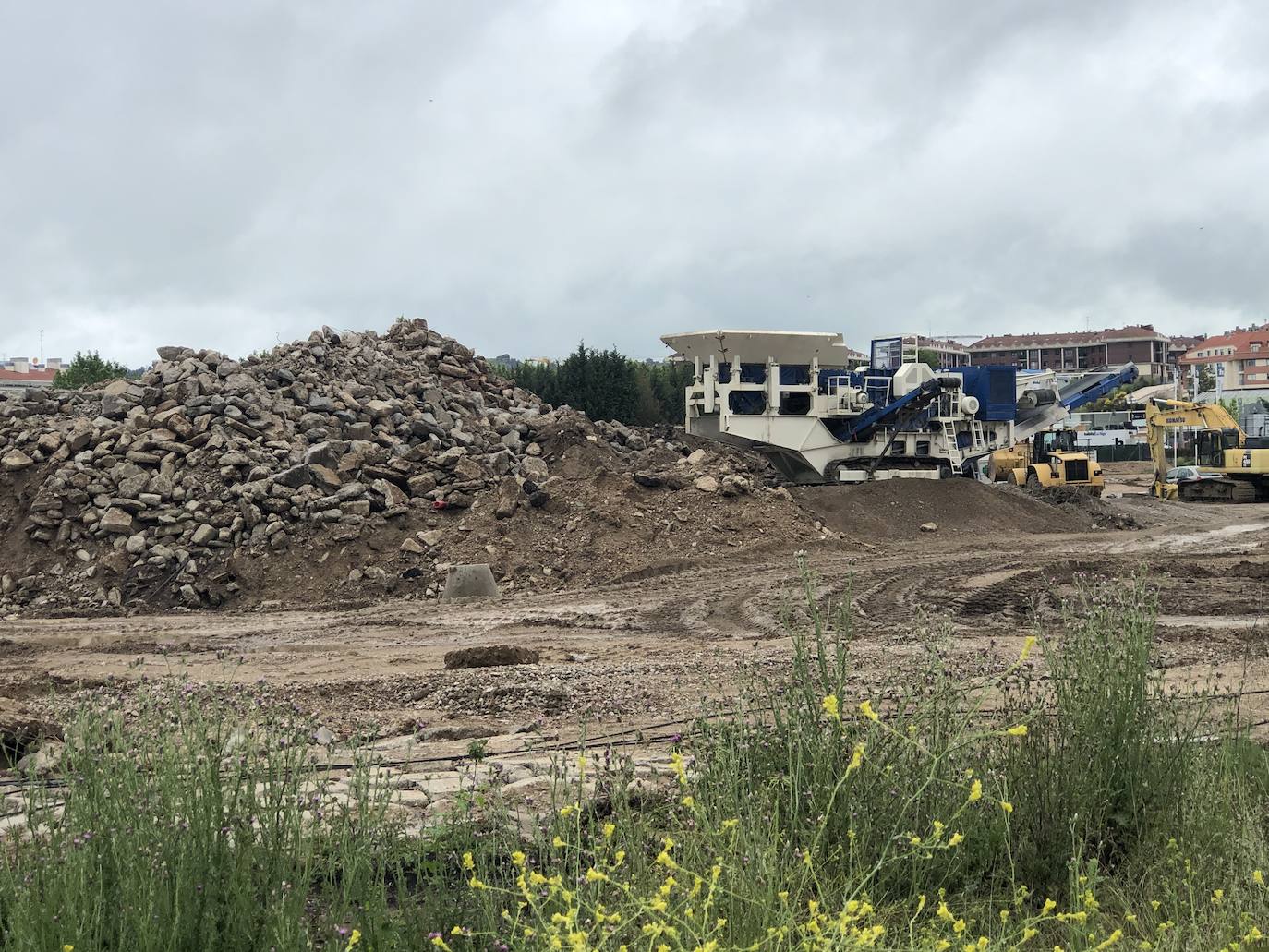 Fotos: Demolición fábrica Smurfit y urbanización parcela sector SE-02 en Arroyo