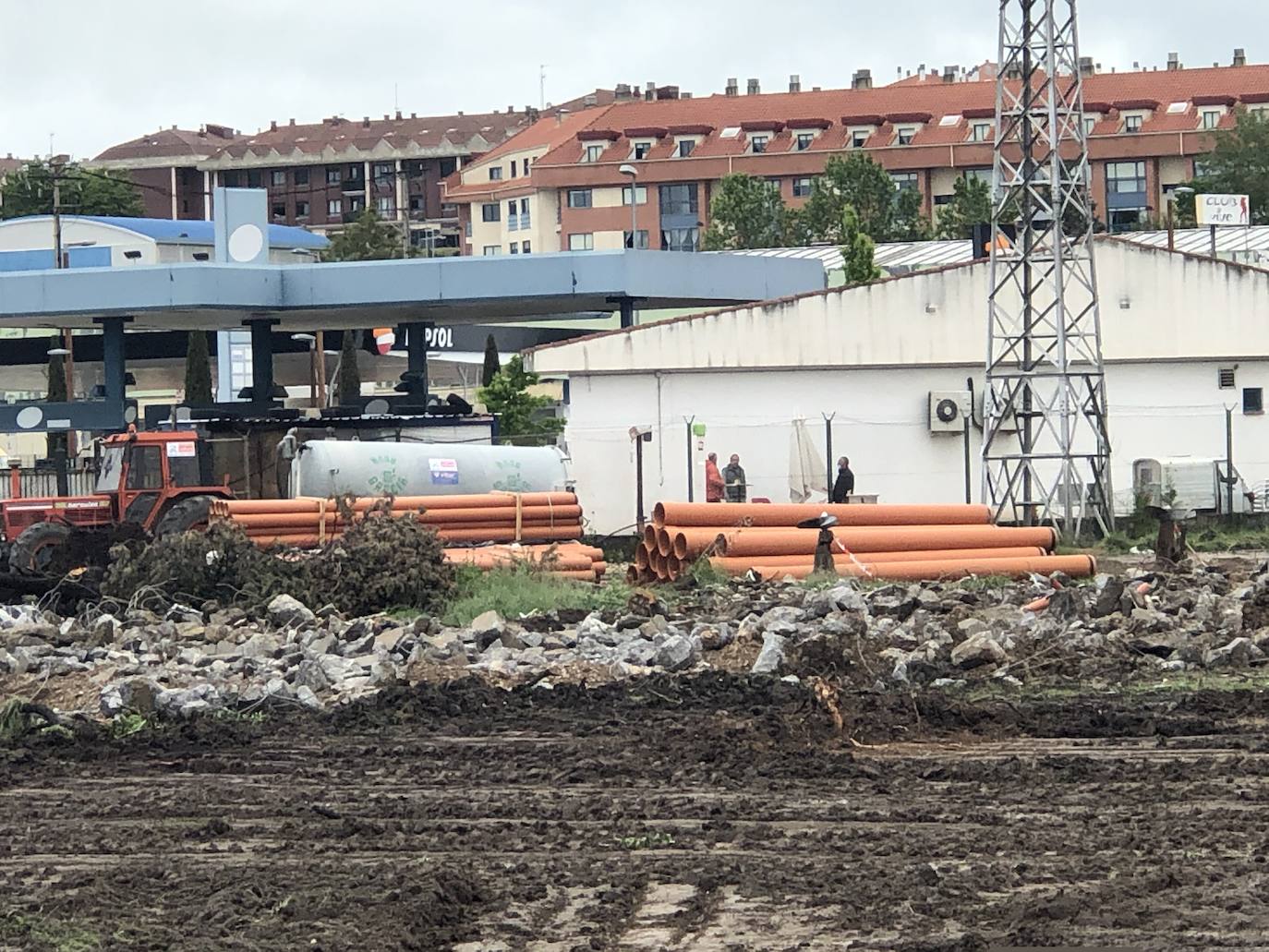 Fotos: Demolición fábrica Smurfit y urbanización parcela sector SE-02 en Arroyo