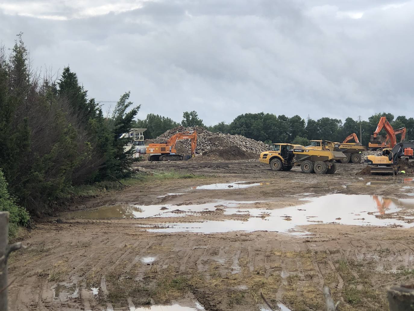 Fotos: Demolición fábrica Smurfit y urbanización parcela sector SE-02 en Arroyo