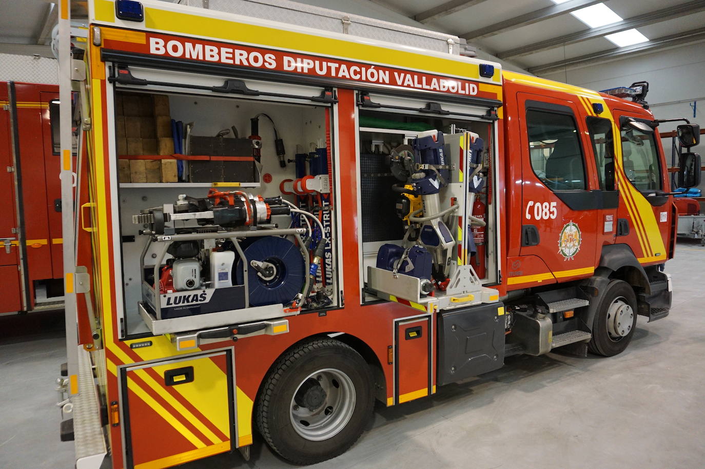 El alcalde de Arroyo, Sarbelio Fernández, dio la bienvenida a los nuevos bomberos del parque de Arroyo y les agradeció su esfuerzo y profesionalidad con los mejores deseos para el desempeño de sus funciones. 