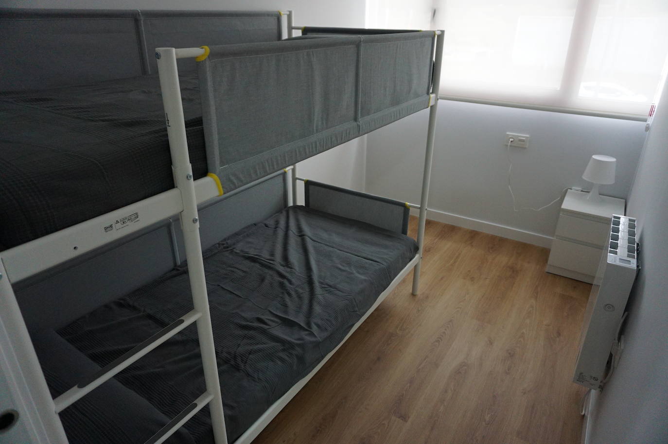 El alcalde de Arroyo, Sarbelio Fernández, dio la bienvenida a los nuevos bomberos del parque de Arroyo y les agradeció su esfuerzo y profesionalidad con los mejores deseos para el desempeño de sus funciones. 