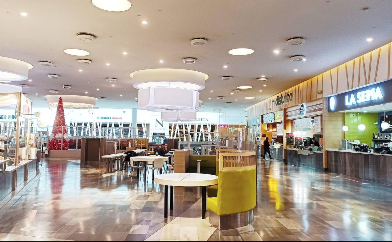 Zona de restauración de RÍO Shopping. 