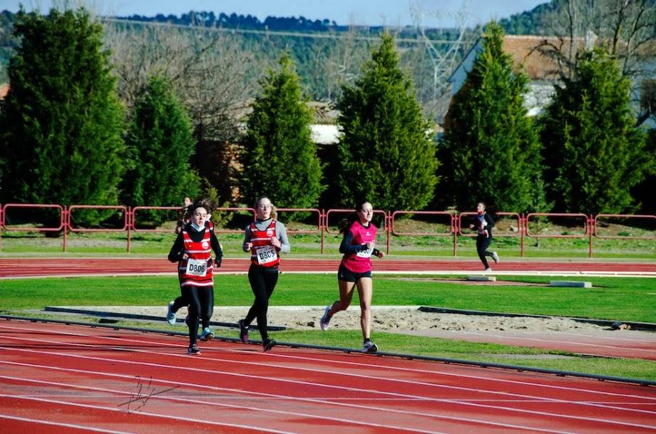 Los niños y jóvenes del Club Atletismo Arroyo regresaron a la competición el pasado fin de semana con muy buenos resultados. 