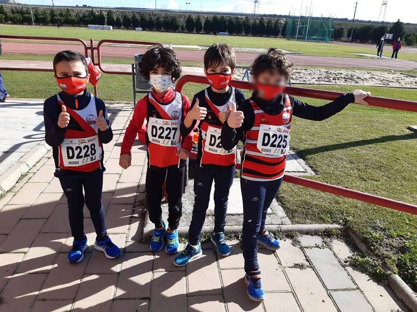 Los niños y jóvenes del Club Atletismo Arroyo regresaron a la competición el pasado fin de semana con muy buenos resultados. 