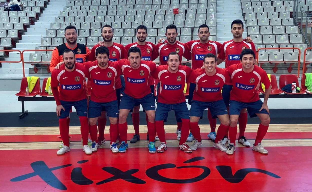 Plantilla del CD Unión Arroyo que se trajo un triunfo por 2-6 de su desplazamiento a Gijón el pasado fin de semana. 