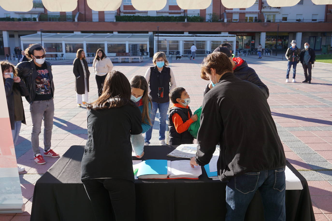 Más de un centenar de participantes en el I Rally Fotográfico de Arroyo de la Encomienda. 