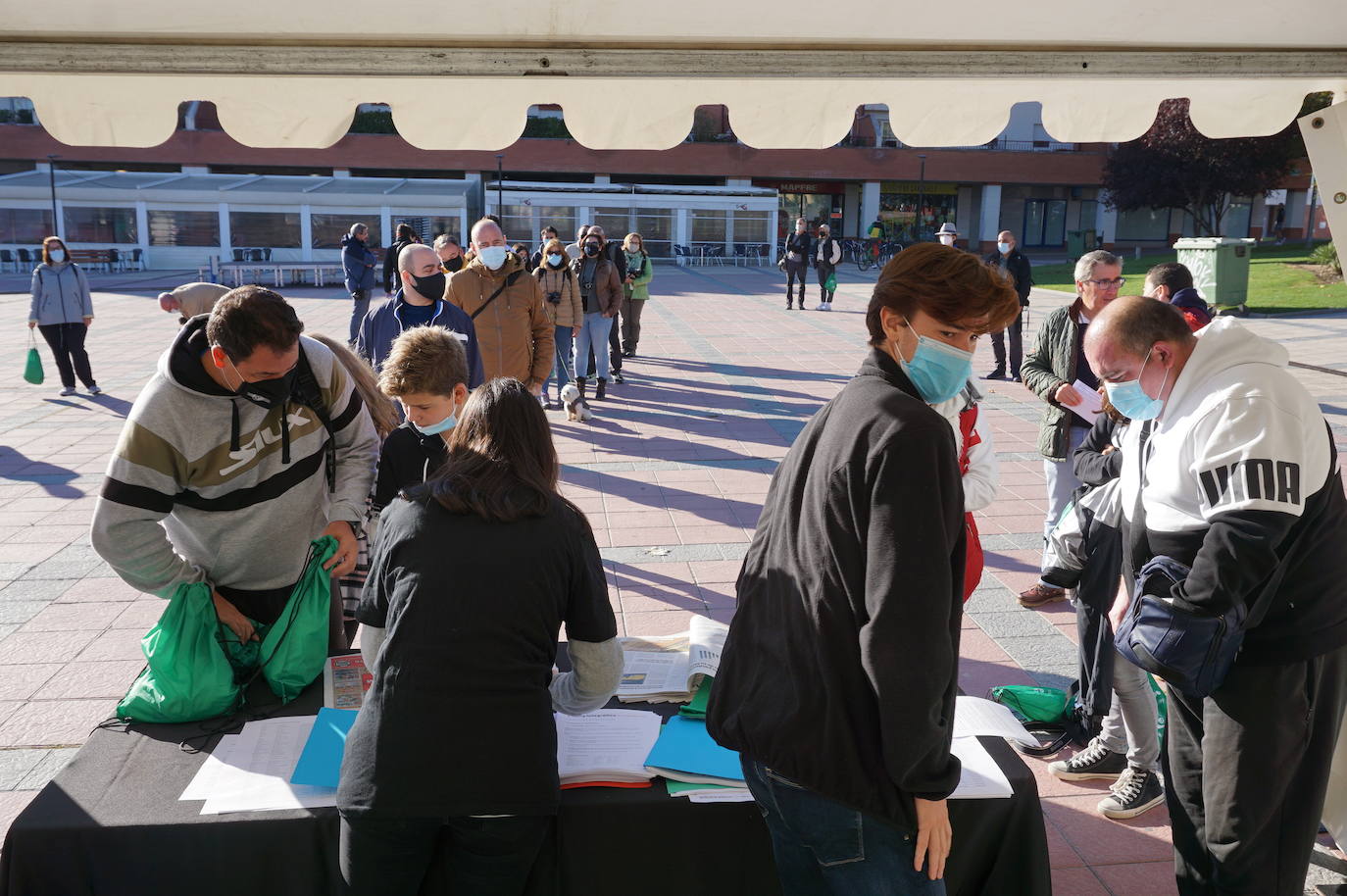 Más de un centenar de participantes en el I Rally Fotográfico de Arroyo de la Encomienda. 