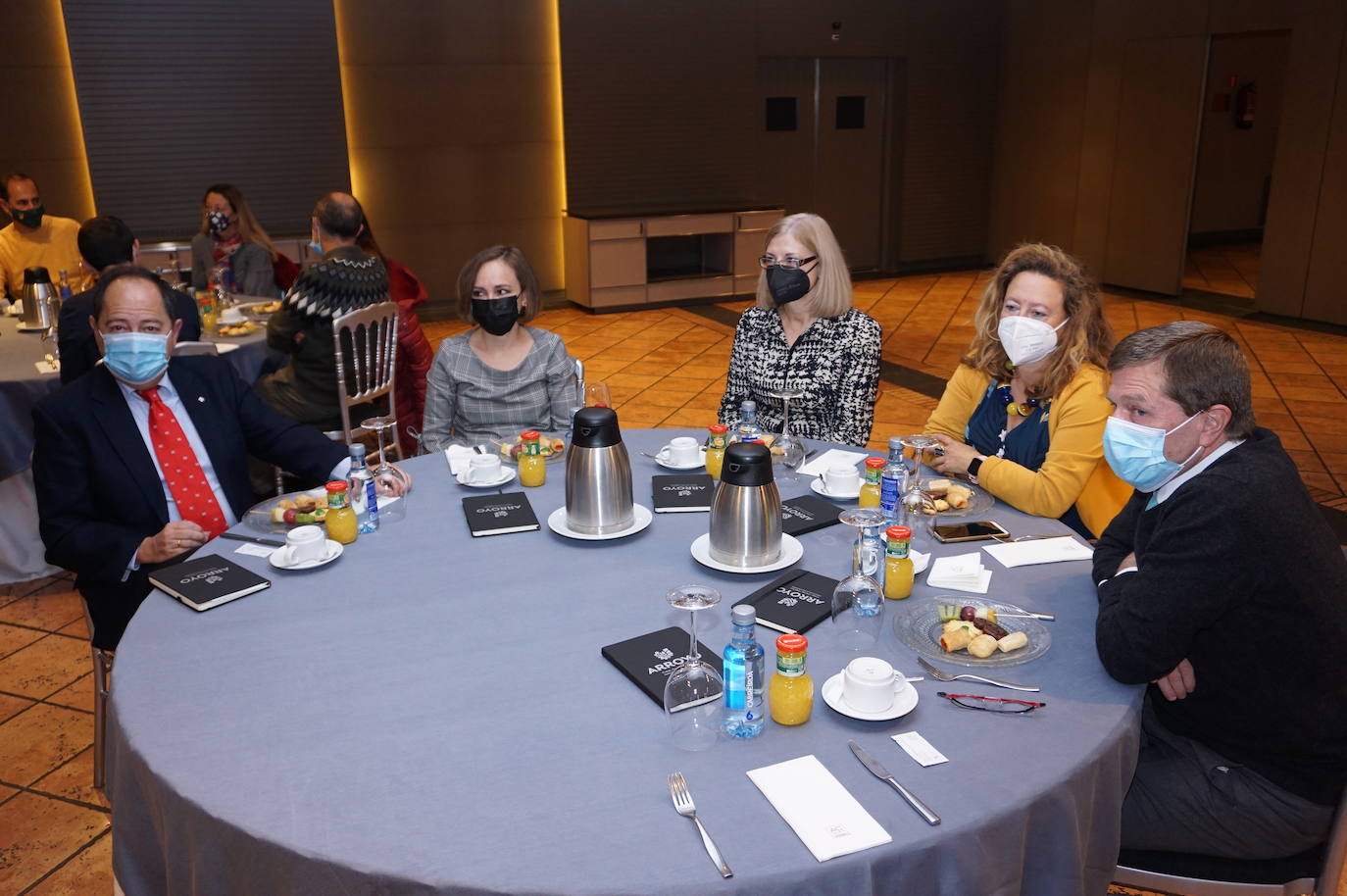 Más de un centenar de empresarios de Arroyo en el evento Hablemos de Negocios. 