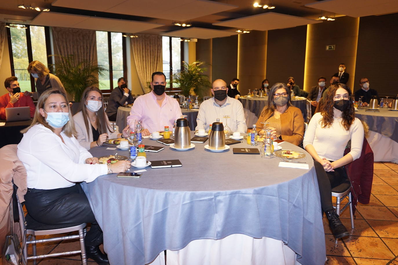 Más de un centenar de empresarios de Arroyo en el evento Hablemos de Negocios. 