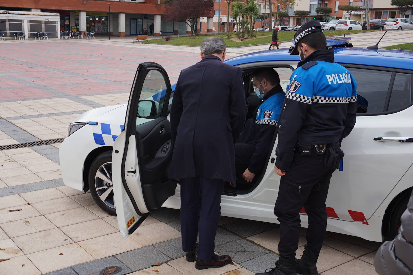 Presentación y entrega de los vehículos de la Policía Local de Arroyo. 