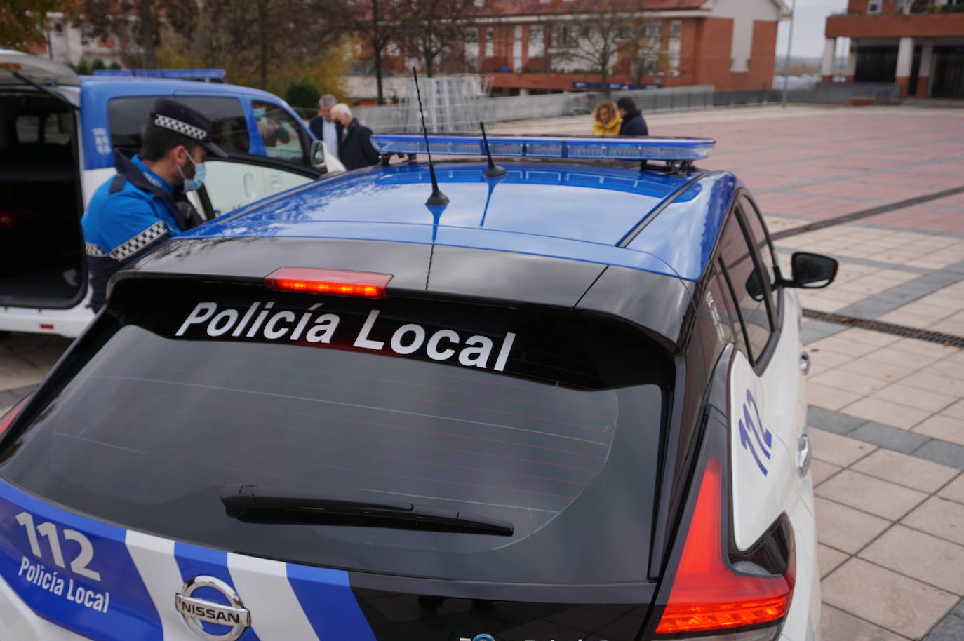 Presentación y entrega de los vehículos de la Policía Local de Arroyo. 