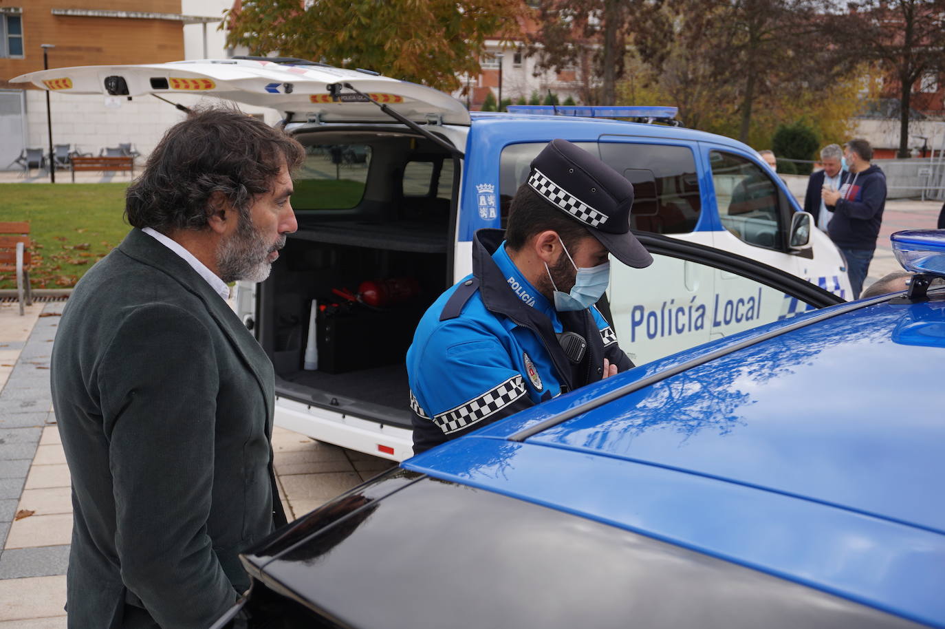 Presentación y entrega de los vehículos de la Policía Local de Arroyo. 