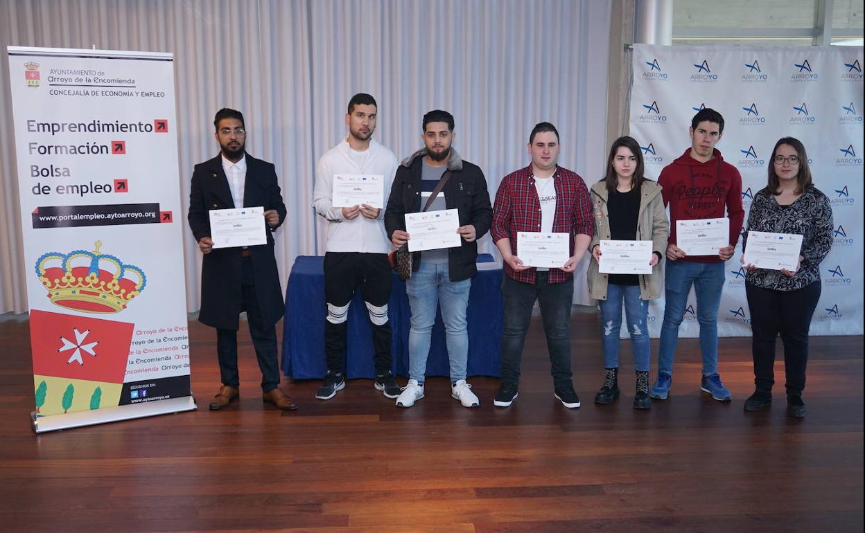 Entrega de diplomas de uno de los cursos de formación y empleo desarrollados en Arroyo de la Encomienda. 