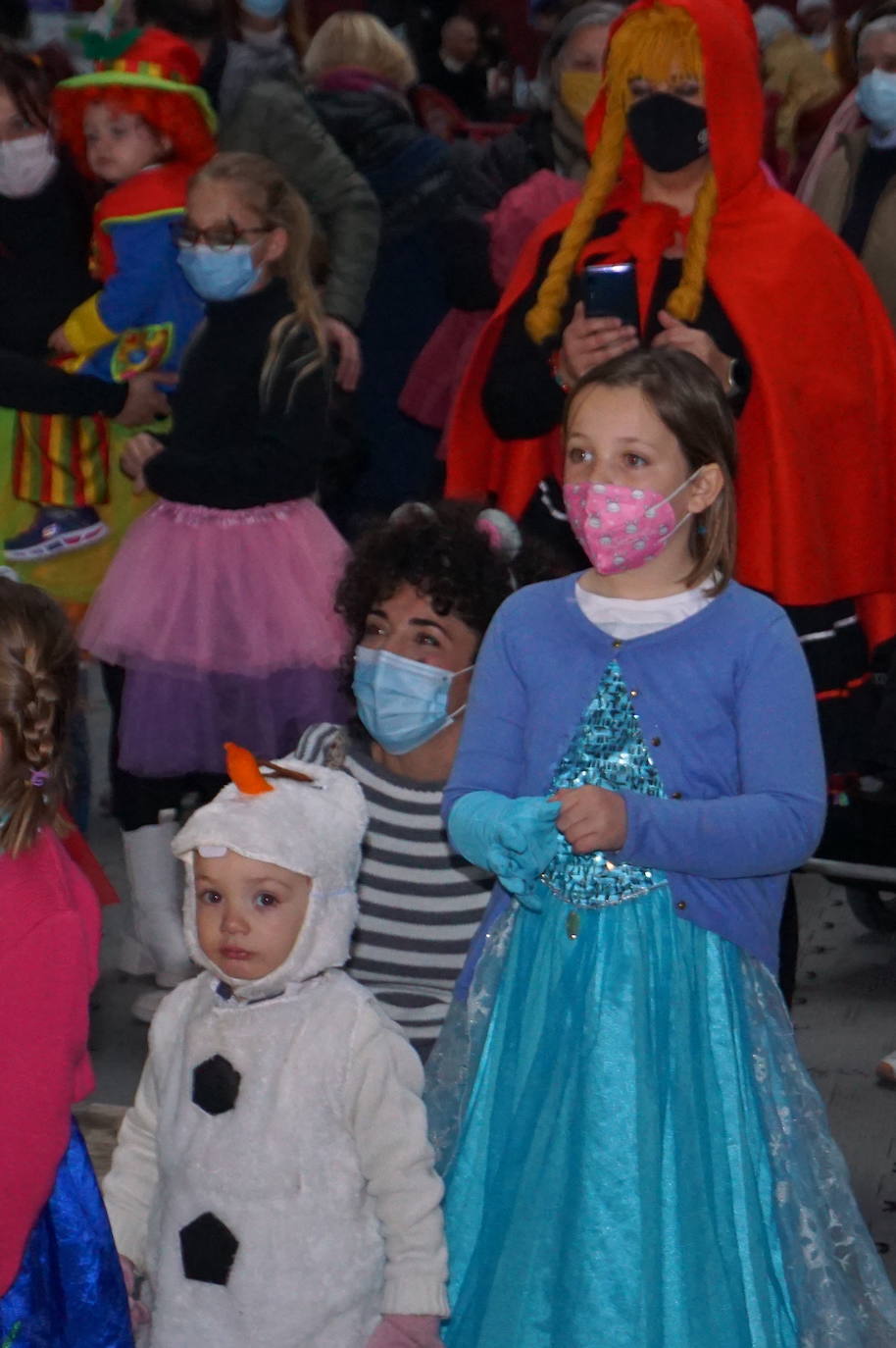 Superhéroes en el concurso de disfraces del carnaval de Arroyo. 