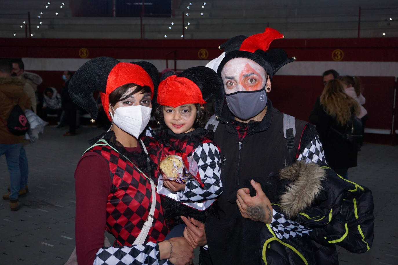 Superhéroes en el concurso de disfraces del carnaval de Arroyo. 