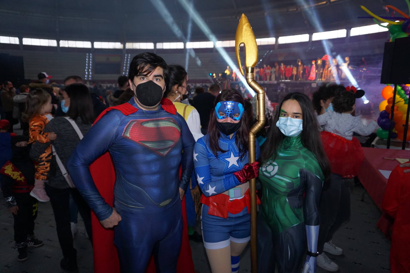 Superhéroes en el concurso de disfraces del carnaval de Arroyo. 