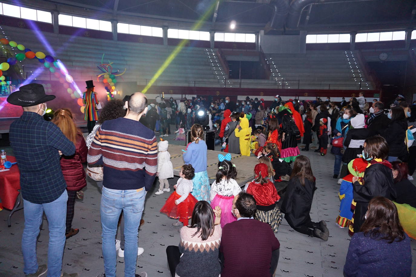 Superhéroes en el concurso de disfraces del carnaval de Arroyo. 