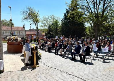 Imagen secundaria 1 - Imágenes de la procesión y la misa dedicadas a San Juanillo 
