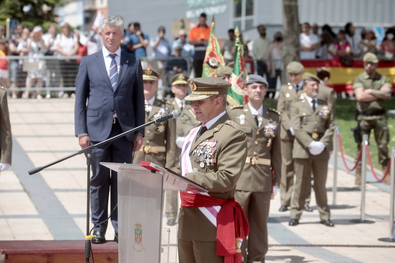 Diferentes momentos de la jura en el municipio. 