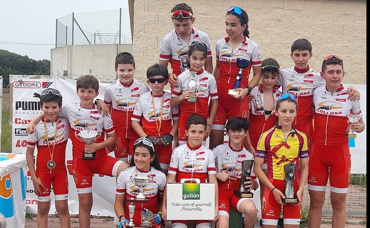 Corredores del Equipo Collosa del CD Ciclismo Arroyo 