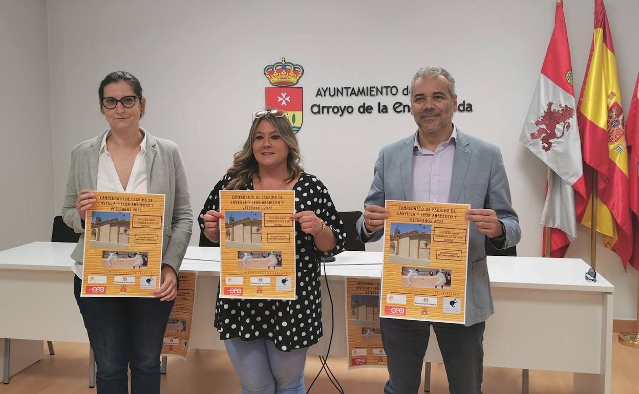 Dóra Kiskapusiel, Ana Sánchez y Daniel Bravo durante la presentación 