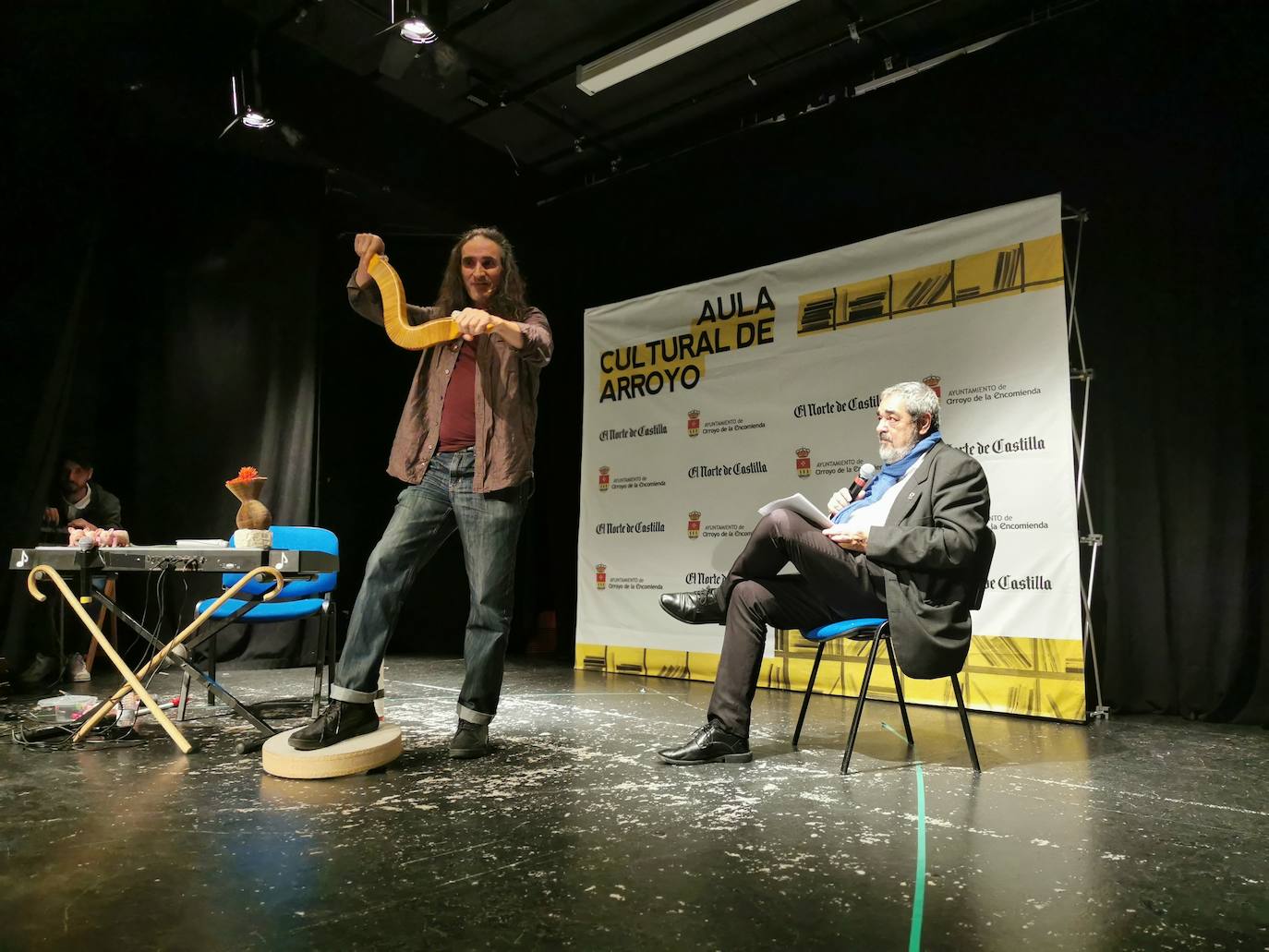 El Capitán Corchea 'afinando' unos cerditos musicales 