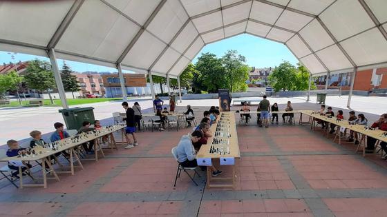 Pasión por el ajedrez en las fiestas de La Flecha