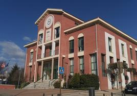 Fachada de la Casa Consistorial de Arroyo de la Encomienda