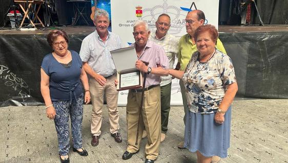 Los abuelos arroyanos reciben su homenaje