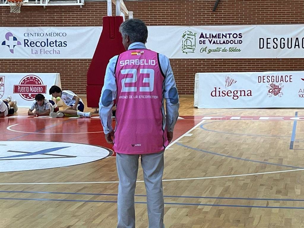 El baloncesto arroyano se viste de rosa
