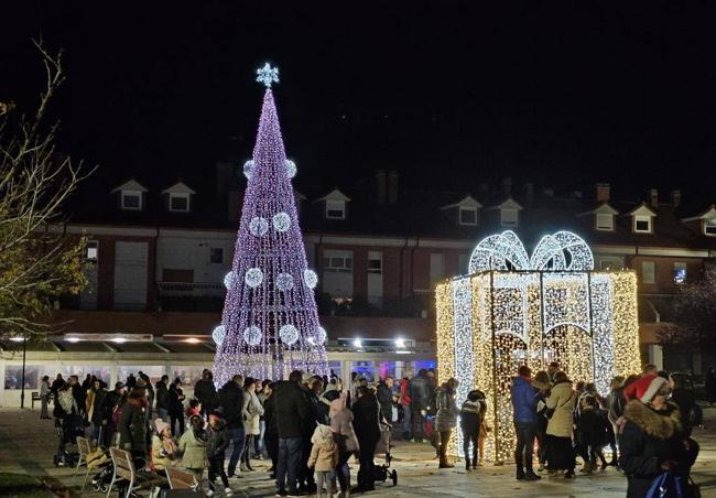 Muchos arroyanos se acercaron a disfrutar del encendido