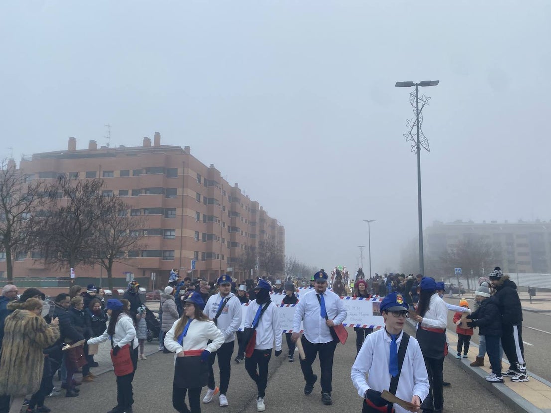 Melchor, Gaspar y Baltasar a su paso por Arroyo de la Encomienda en una gran Cabalgata 